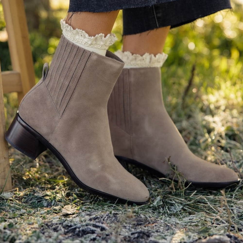 Dolce Vita Linny Boots Truffle Suede